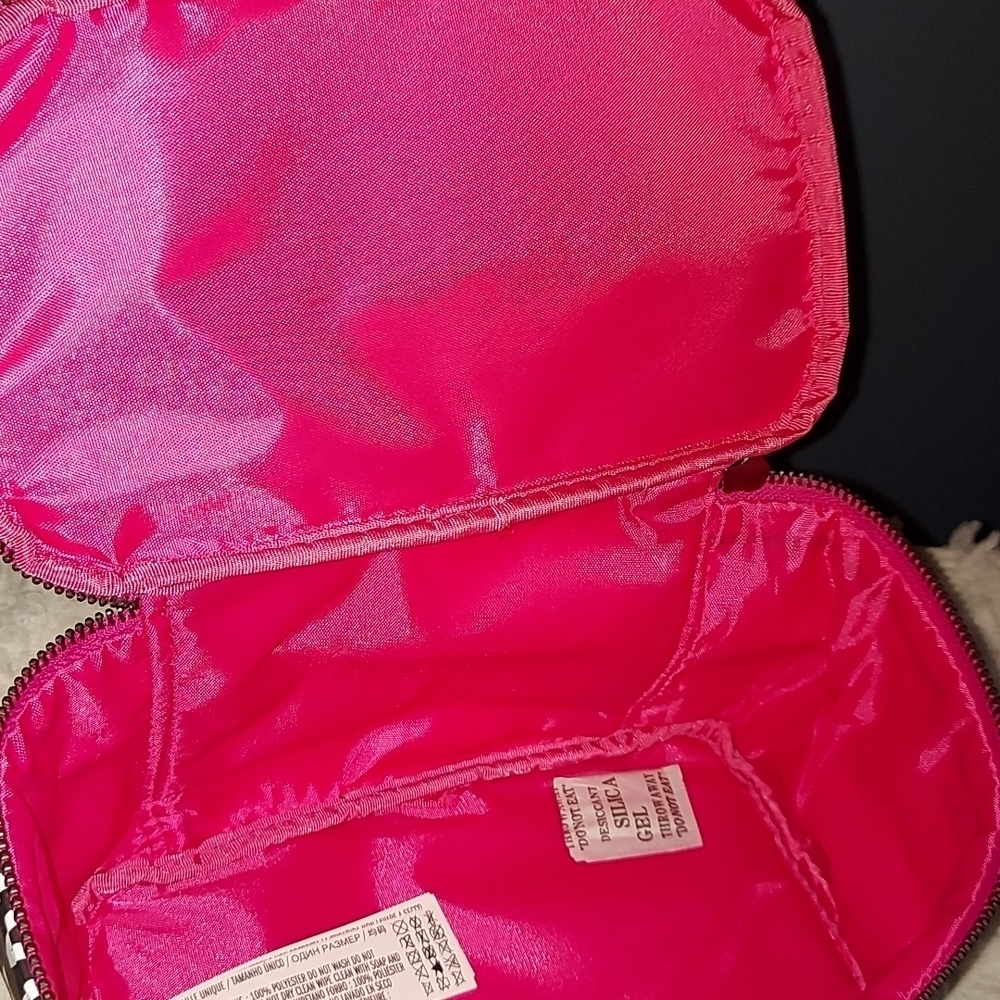 Barbie Makeup Case by Forever 21 - Picture 7 of 8